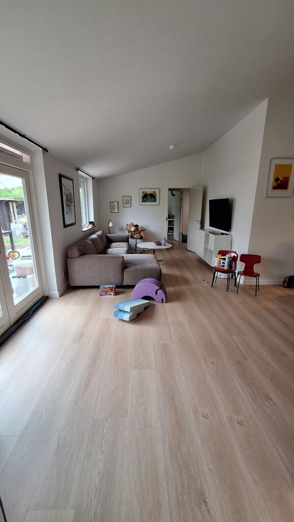 Nyt gulv efter renovering med gulvvarme